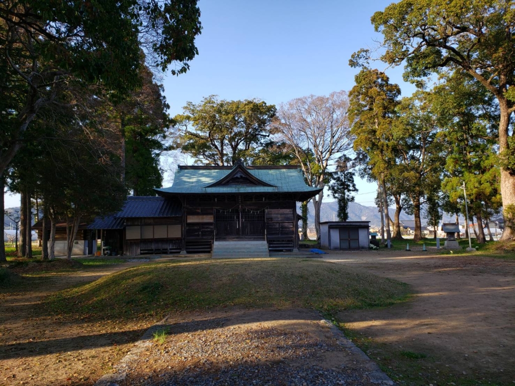 立山神社境内