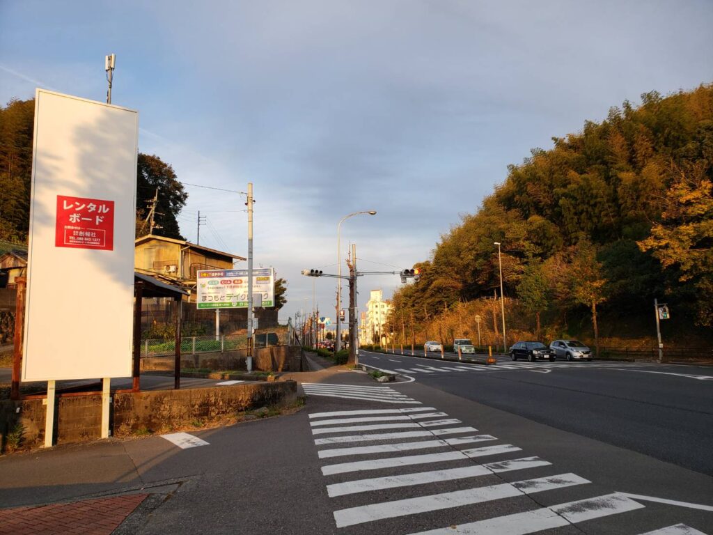 夕暮れに染まる土佐道路